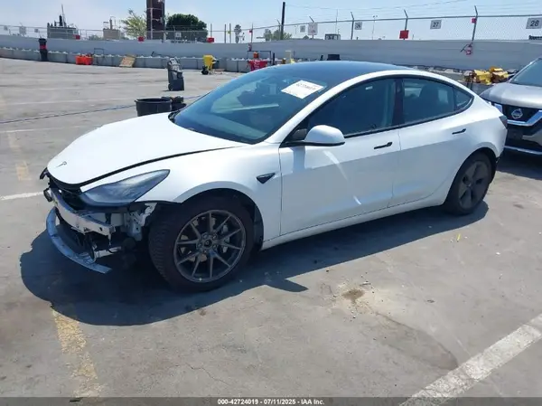 5YJ3E1EB5MF858411 2021 TESLA MODEL 3 - Image 2