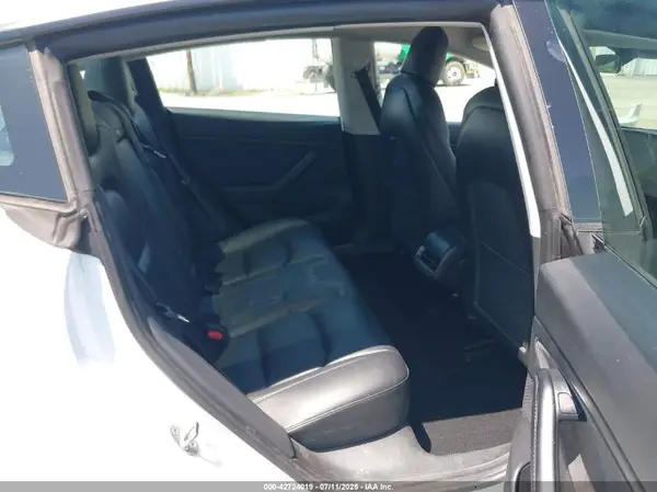 5YJ3E1EB5MF858411 2021 TESLA MODEL 3 - Image 8
