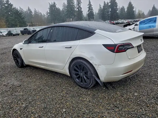 5YJ3E1EB5MF868825 2021 TESLA MODEL 3 - Image 2