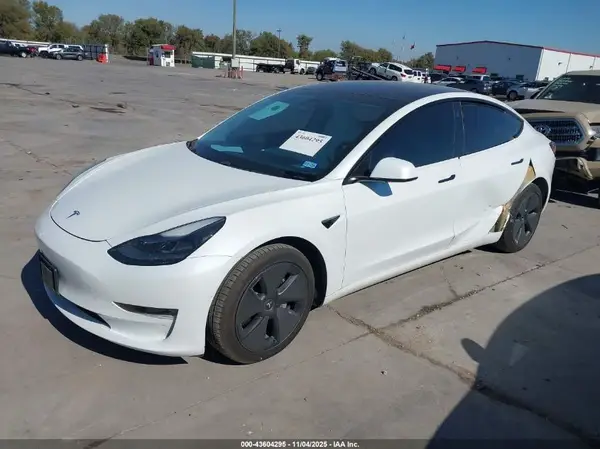 5YJ3E1EB5MF903301 2021 TESLA MODEL 3 - Image 2