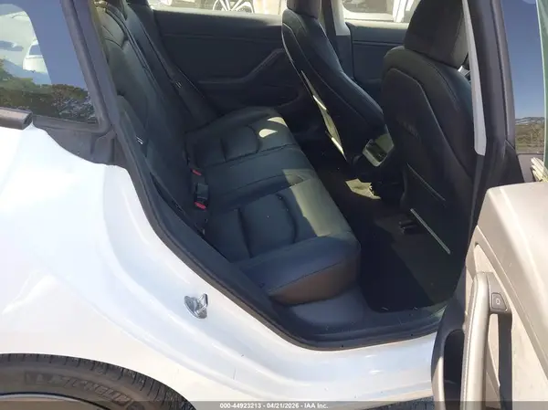 5YJ3E1EB5MF924844 2021 TESLA MODEL 3 - Image 8
