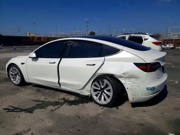 5YJ3E1EB5MF936864 2021 TESLA MODEL 3 - Image 2