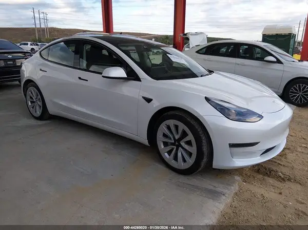 5YJ3E1EB5MF975244 2021 TESLA MODEL 3 - Image 1