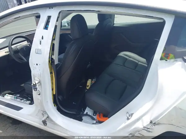5YJ3E1EB5MF988267 2021 TESLA MODEL 3 - Image 8