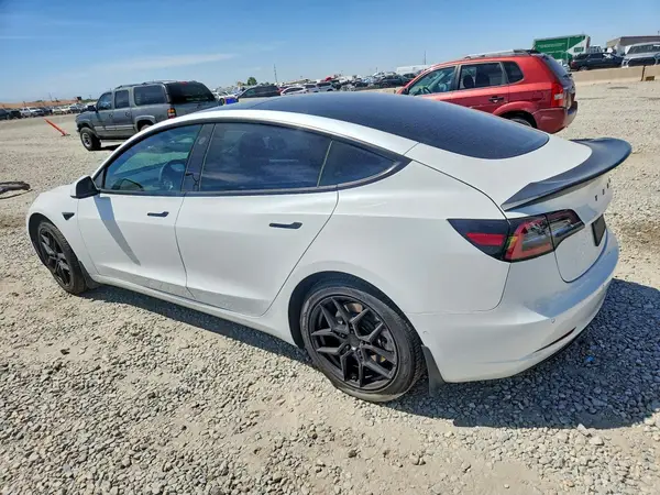 5YJ3E1EB5MF997616 2021 TESLA MODEL 3 - Image 2