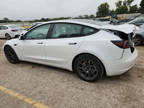 5YJ3E1EB5NF101154 2022 TESLA MODEL 3 - Image 2