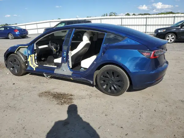 5YJ3E1EB5NF101610 2022 TESLA MODEL 3 - Image 2