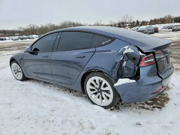 5YJ3E1EB5NF110355 2022 TESLA MODEL 3 - Image 2