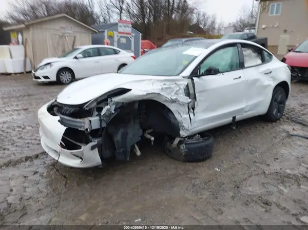 5YJ3E1EB5NF115071 2022 TESLA MODEL 3 - Image 2