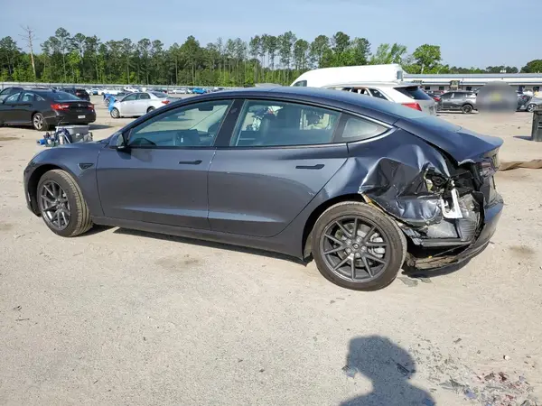 5YJ3E1EB5NF118701 2022 TESLA MODEL 3 - Image 2