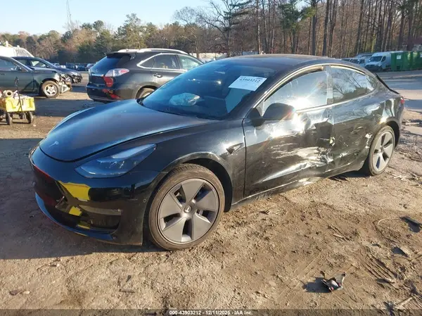 5YJ3E1EB5NF120111 2022 TESLA MODEL 3 - Image 2