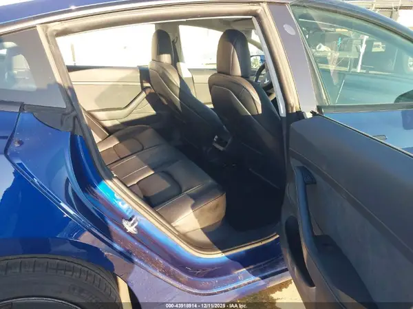 5YJ3E1EB5NF125423 2022 TESLA MODEL 3 - Image 8