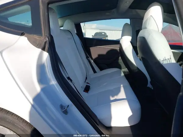 5YJ3E1EB5NF137846 2022 TESLA MODEL 3 - Image 8