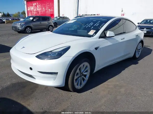 5YJ3E1EB5NF143565 2022 TESLA MODEL 3 - Image 2