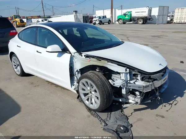 5YJ3E1EB5NF145591 2022 TESLA MODEL 3 - Image 1
