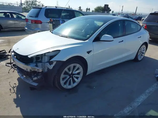 5YJ3E1EB5NF145591 2022 TESLA MODEL 3 - Image 2