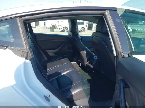 5YJ3E1EB5NF145591 2022 TESLA MODEL 3 - Image 8