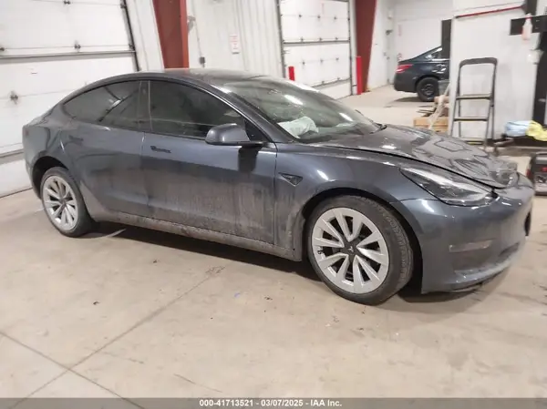 5YJ3E1EB5NF155330 2022 TESLA MODEL 3 - Image 1