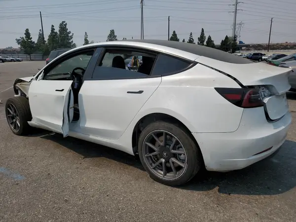 5YJ3E1EB5NF179529 2022 TESLA MODEL 3 - Image 2