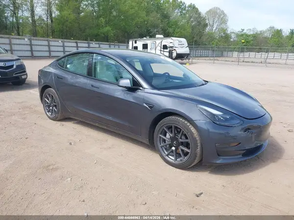 5YJ3E1EB5NF180437 2022 TESLA MODEL 3 - Image 1