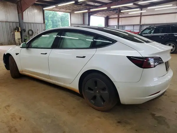 5YJ3E1EB5NF180969 2022 TESLA MODEL 3 - Image 2