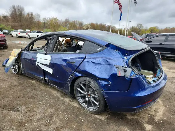 5YJ3E1EB5NF182401 2022 TESLA MODEL 3 - Image 2