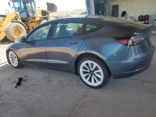 5YJ3E1EB5NF183256 2022 TESLA MODEL 3 - Image 2