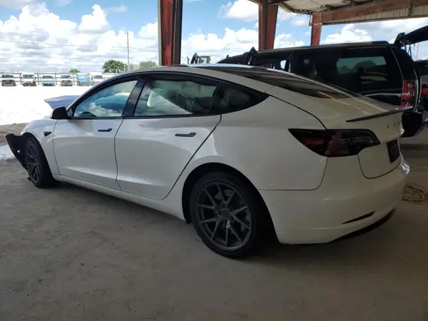 5YJ3E1EB5NF186903 2022 TESLA MODEL 3 - Image 2