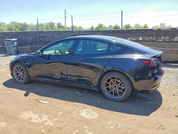 5YJ3E1EB5NF191003 2022 TESLA MODEL 3 - Image 2