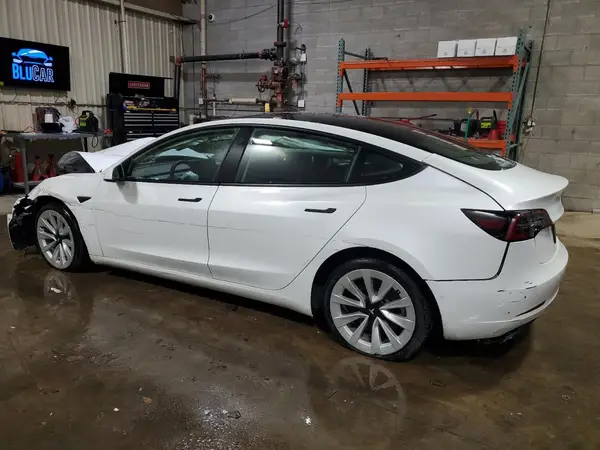 5YJ3E1EB5NF191695 2022 TESLA MODEL 3 - Image 2