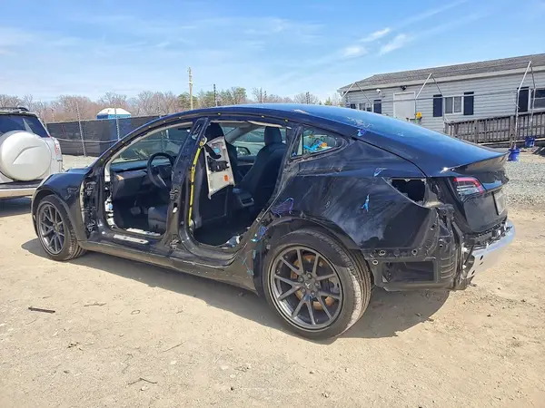 5YJ3E1EB5NF193639 2022 TESLA MODEL 3 - Image 2
