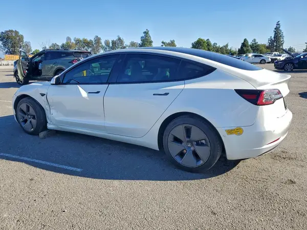 5YJ3E1EB5NF195648 2022 TESLA MODEL 3 - Image 2
