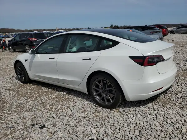 5YJ3E1EB5NF196394 2022 TESLA MODEL 3 - Image 2