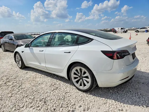 5YJ3E1EB5NF197027 2022 TESLA MODEL 3 - Image 2