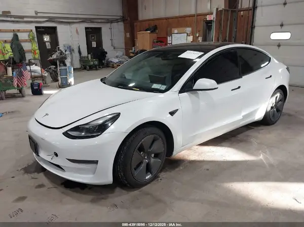 5YJ3E1EB5NF198307 2022 TESLA MODEL 3 - Image 2