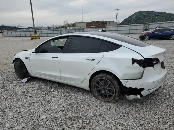 5YJ3E1EB5NF200900 2022 TESLA MODEL 3 - Image 2