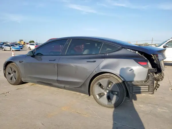 5YJ3E1EB5NF204817 2022 TESLA MODEL 3 - Image 2