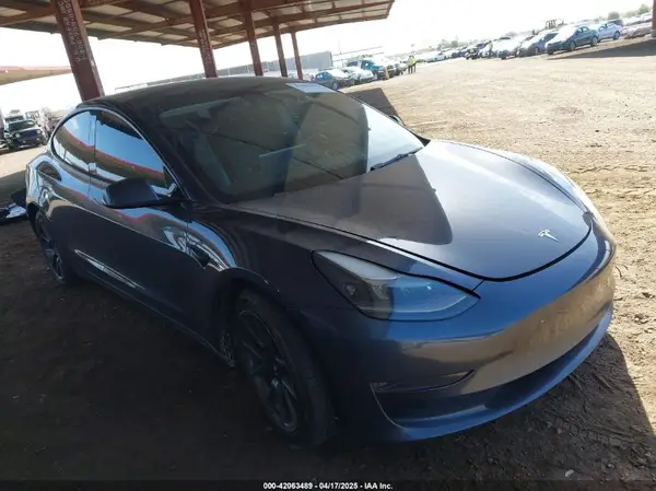 5YJ3E1EB5NF205806 2022 TESLA MODEL 3 - Image 1