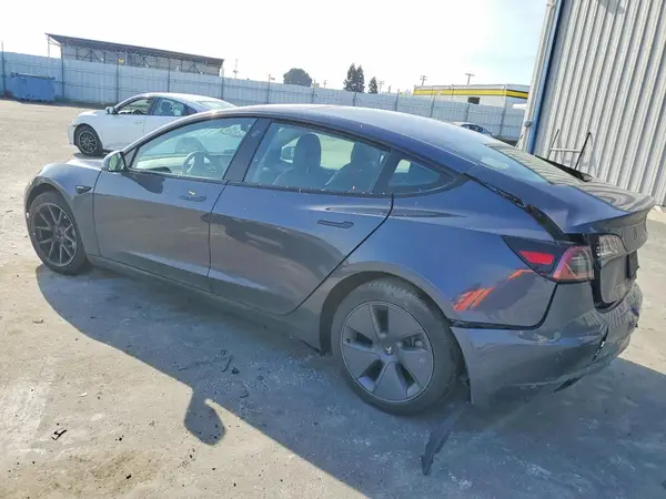 5YJ3E1EB5NF207555 2022 TESLA MODEL 3 - Image 2