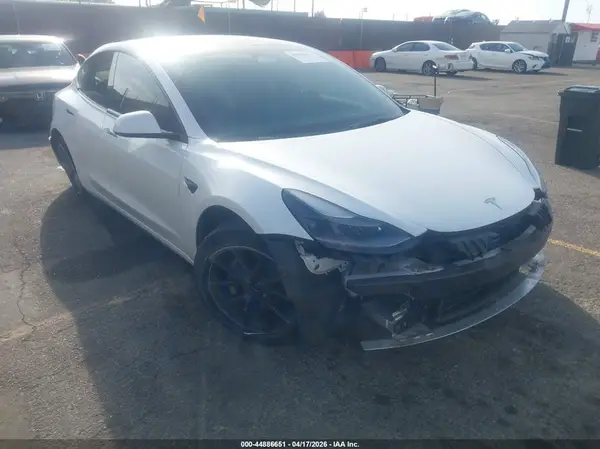 5YJ3E1EB5NF210536 2022 TESLA MODEL 3 - Image 1