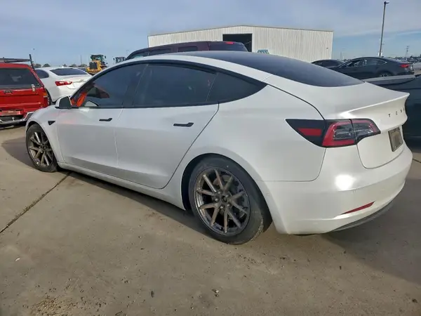 5YJ3E1EB5NF233265 2022 TESLA MODEL 3 - Image 2