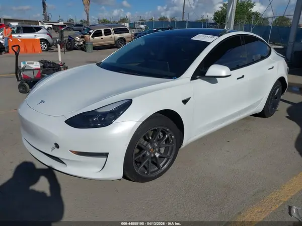 5YJ3E1EB5NF236974 2022 TESLA MODEL 3 - Image 2