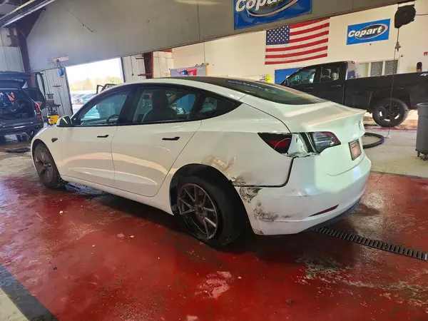 5YJ3E1EB5NF238935 2022 TESLA MODEL 3 - Image 2