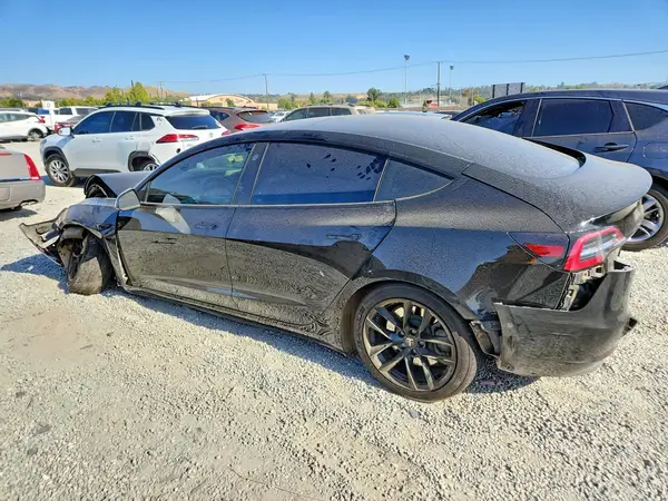 5YJ3E1EB5NF239096 2022 TESLA MODEL 3 - Image 2