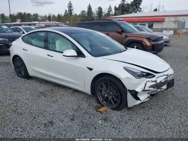 5YJ3E1EB5NF240703 2022 TESLA MODEL 3 - Image 1