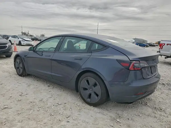 5YJ3E1EB5NF245982 2022 TESLA MODEL 3 - Image 2