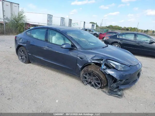 5YJ3E1EB5NF252009 2022 TESLA MODEL 3 - Image 1