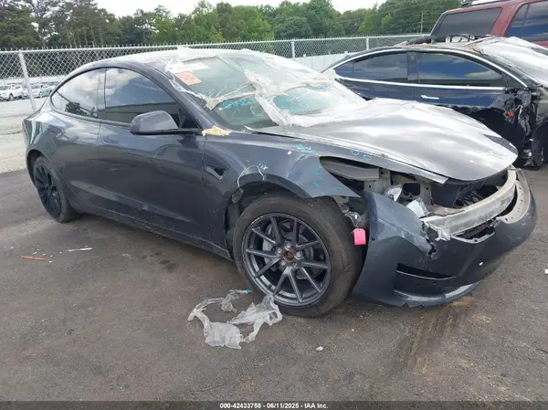 5YJ3E1EB5NF257856 2022 TESLA MODEL 3 - Image 1