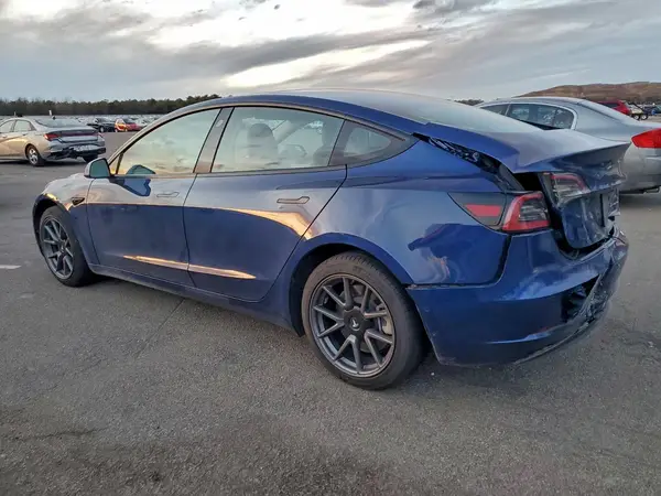 5YJ3E1EB5NF259607 2022 TESLA MODEL 3 - Image 2
