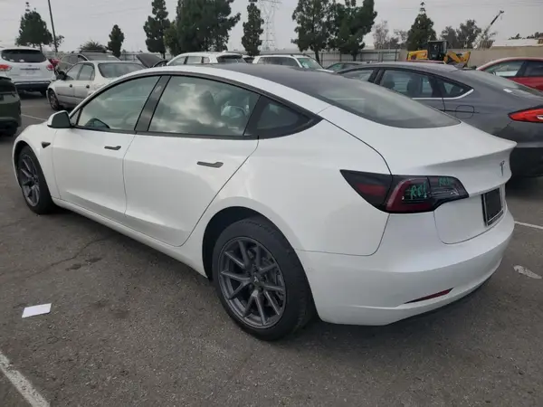 5YJ3E1EB5NF259672 2022 TESLA MODEL 3 - Image 2